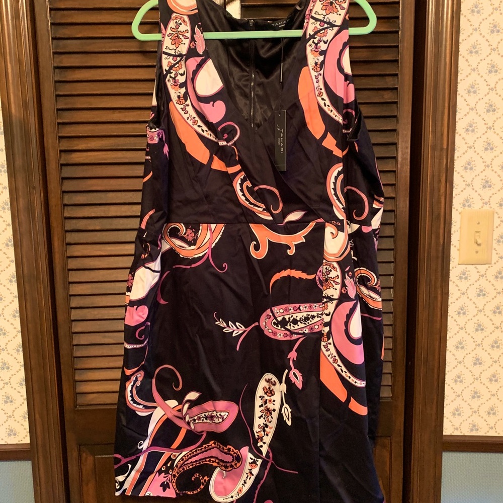 Paisley print v neck dress